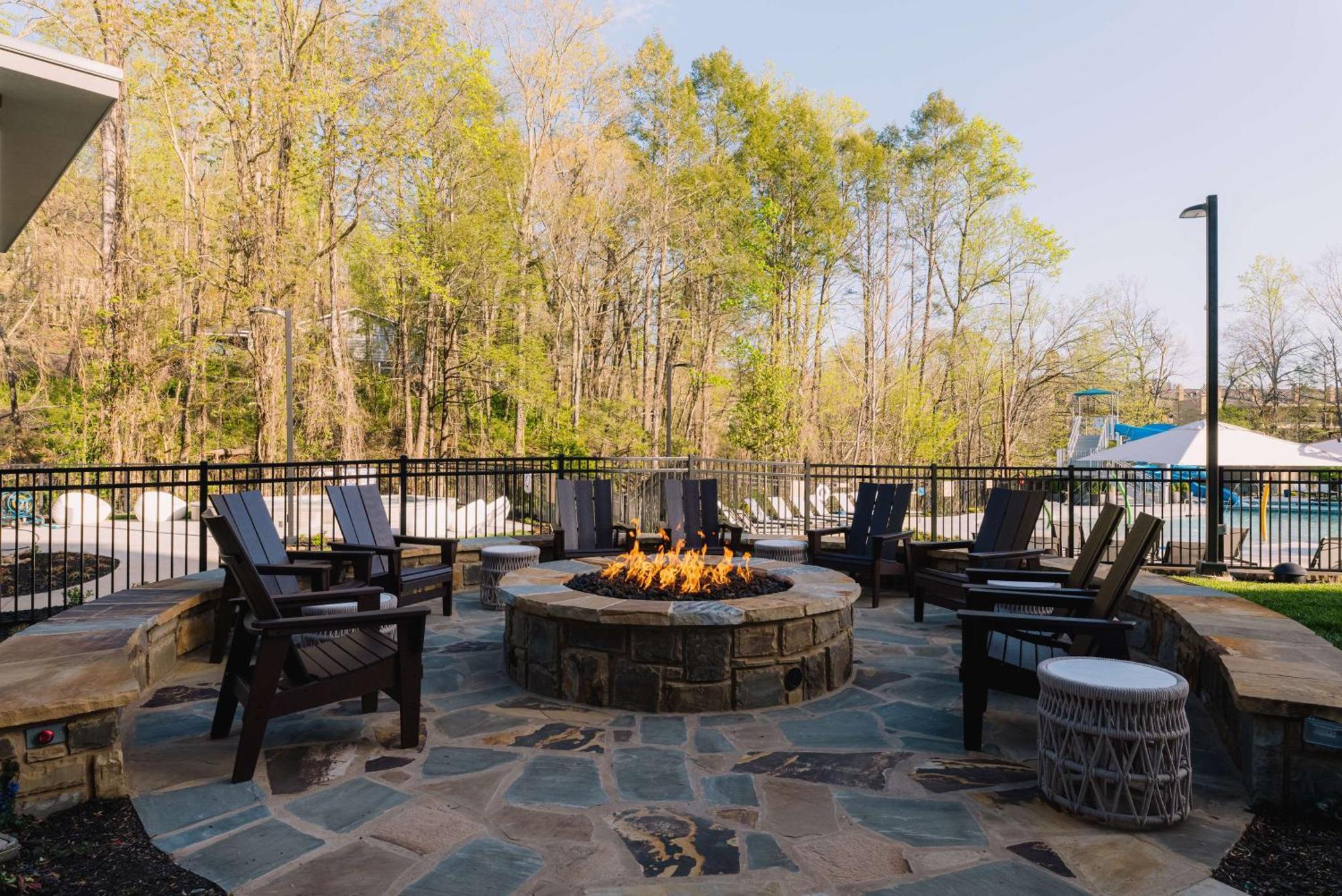 Embassy Suites By Hilton Gatlinburg Resort Exterior photo